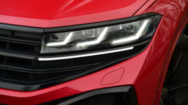 Volkswagen Touareg - headlight